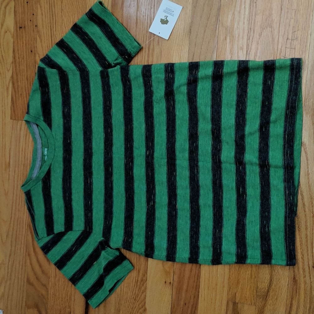 Boys T Shirt. Size L 10-12. NWT